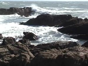 Парочка вышла на пикник в горы и мужик отменно выебал сучку на берегу реки