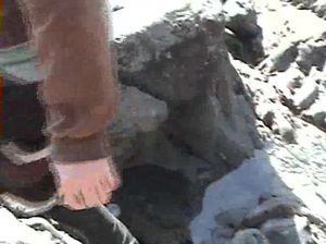 Парочка вышла на пикник в горы и мужик отменно выебал сучку на берегу реки