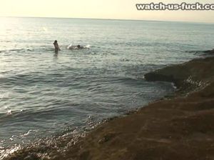 Чешская парочка занимается горячим сексом на безлюдном пляже