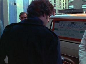 Извращенные мужики и телочки делают клизмы в больнице и ебутся