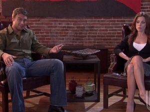 Пожарный страстно ебет сексапильную медсестру с большими сиськами