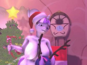 Сисястые футанари занимаются сексом под новогодней елдкой