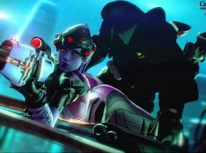 Роковая вдова из видеоигры Overwatch принимает член темного ассасина