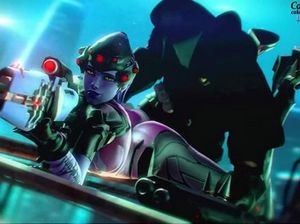 Роковая вдова из видеоигры Overwatch принимает член темного ассасина