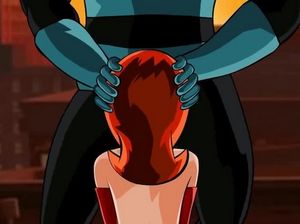 Шлюшка в маске сделала минет члена Бетмену