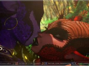 Красивые экзотические футанари нежно целуются на природе