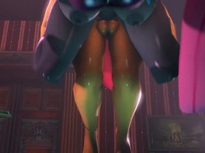 Цветная футанари на прозрачном столе ебет грудастую девушку