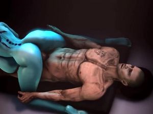 Девушка монстр с большими сиськами лихо прыгает на члене парня