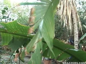 Лесники уломали на секс в палатке в лесу сисястых девочек скаутов