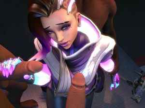 Фантастическая девушка стоит на коленях и сосет члены любовников