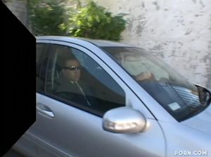 Развел чернокожую девушку на секс и выебал в рот и бритую пилотку