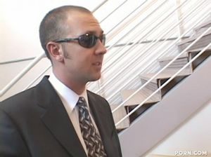 На приватном кастинге симпатичная негритянка отдаётся фейковому агенту