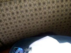 Африканка в кепке любит делать минет своему любимому парню