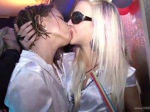 Жаркая оргия с красотками на закрытой секс вечеринке