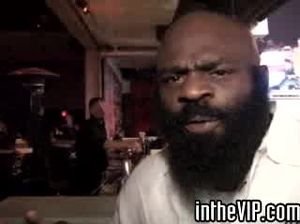 Пьяные сучки в отеле, во время оргии прыгают на больших членах