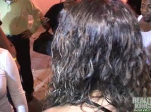 Секс втроем с пьяными телочками после танцев в клубе