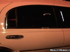 Пьяные стервы в ночном клубе устроили разврат с пацанами