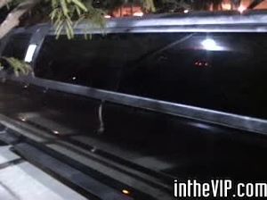 Русская бухая блондинка прыгает на хую пацана после вечеринки