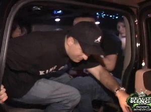 Мужик забрал с пьяной вечеринки двух шлюшек и знатно выебал их дома
