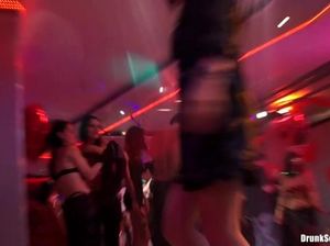 Закрытая вечеринка на День всех влюбленных с групповым сексом