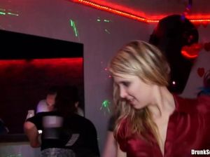 Пьяные девки ебутся и стонут как сучки на закрытой секс вечеринке