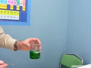 Накаченный препод ебет знойную студентку прямо в кабинете химии