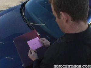 Горячая студентка в красных чулках устроила сюрприз преподу