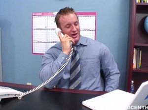 Студентка блондинка с большими сиськами сделала преподу шикарный минет