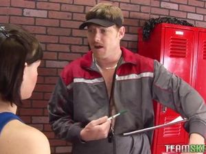 Усатый физрук соблазнил на секс прекрасную юную студентку