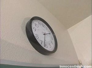 Игривая студентка с красивыми сиськами сосет учителю и ебется в классе