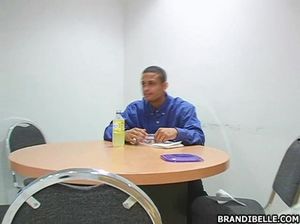 Три симпатичные минетчицы сосут член и по очереди скачут на нем